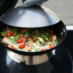 18.212.57_BARBECUE_WOK_1_Ambiance_OA_2018-800×800